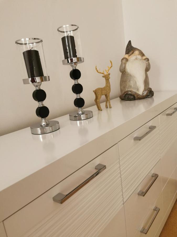 Uroczy Apartament Przy Deptaku Z Parkingiem. Поляница-Здрой Екстериор снимка