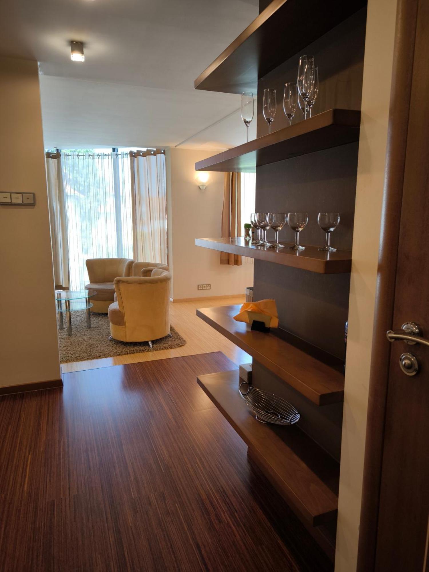 Uroczy Apartament Przy Deptaku Z Parkingiem. Поляница-Здрой Екстериор снимка