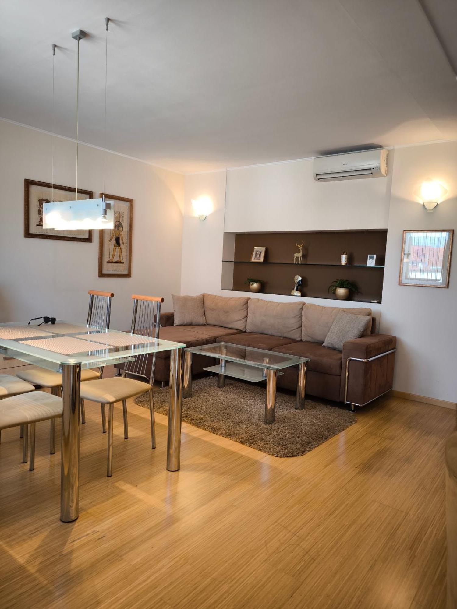 Uroczy Apartament Przy Deptaku Z Parkingiem. Поляница-Здрой Екстериор снимка